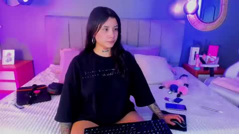 nathalia stone  online show from 06/16/26, 04:15