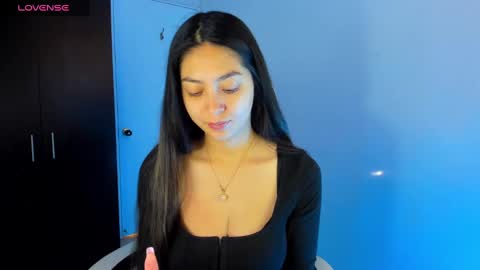 Snapshot of nathalie_rose chatting on 12/22/24, 11:54 Nathalie online show from 12/22/24, 11:54