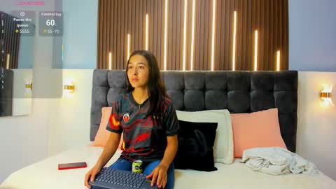 Snapshot of nathaly__rosse chatting on 10/14/25, 03:07 ... Nathaly ... online show from 10/14/25, 03:07