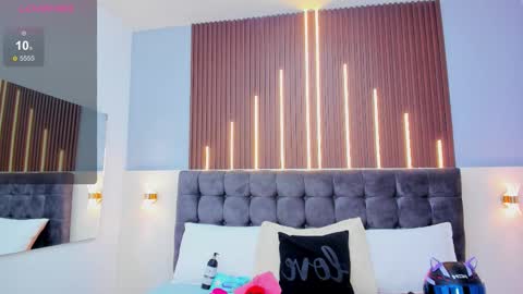 Snapshot of nathaly__rosse chatting on 11/06/25, 02:45 ... Nathaly ... online show from 11/06/25, 02:45