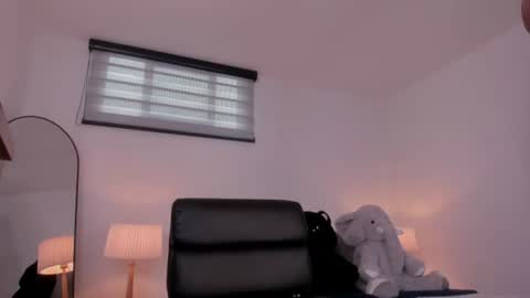 nathaly_laurentt online show from 06/23/26, 12:47