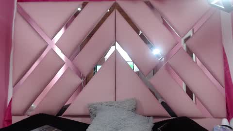 nathaly low online show from 12/04/24, 03:04