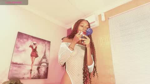 Snapshot of nathalyleen chatting on 11/24/25, 09:03 online show from 11/24/25, 09:03