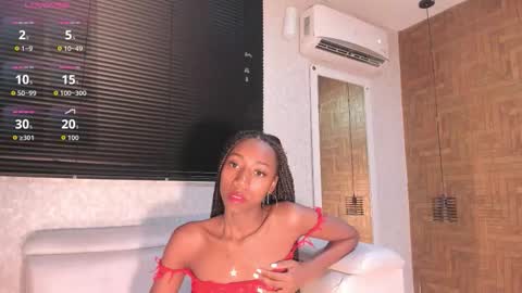 Snapshot of nathalyleen chatting on 12/16/25, 03:44 online show from 12/16/25, 03:44