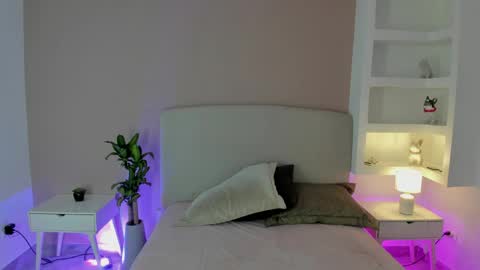 NATHALY  online show from 05/05/26, 10:45