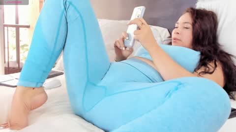 nathalyrae41 online show from 12/20/24, 05:51