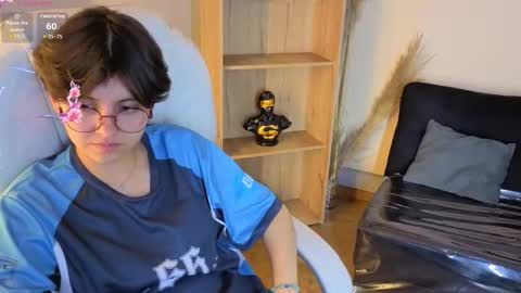 nathalyy_ds online show from 10/23/25, 07:51