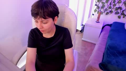 nathalyy_ds online show from 11/14/25, 07:45