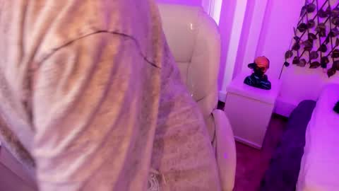 nathalyy_ds online show from 02/05/26, 07:29