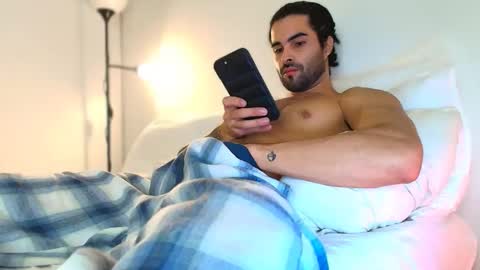 Snapshot of nathan_gael chatting on 01/11/26, 10:15 Nathaniel online show from 01/11/26, 10:15