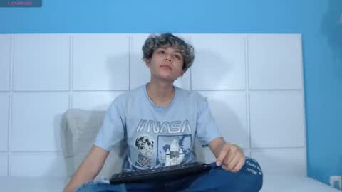 nathanbell1 online show from 09/18/25, 04:58