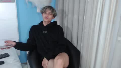 nathanbell1 online show from 09/30/25, 08:36