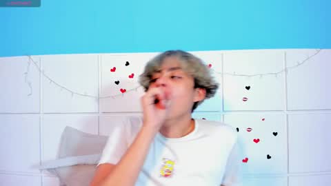 nathanbell1 online show from 10/09/25, 12:19