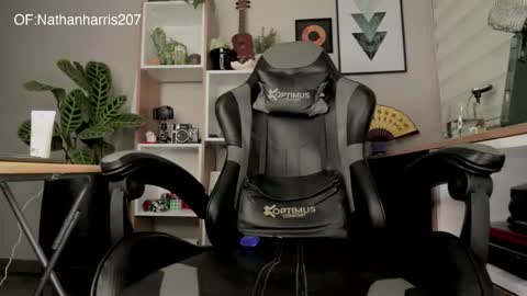 Nathan Harris online show from 11/02/25, 01:19