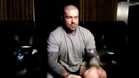 Snapshot of nathaniel_13 chatting on 06/23/26, 04:10 NathanielFlex online show from 06/23/26, 04:10