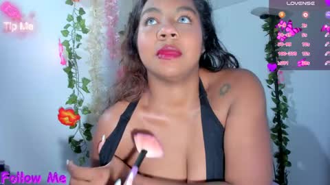 Snapshot of nathasha_jhonsom_ chatting on 05/29/26, 10:52 Naty online show from 05/29/26, 10:52