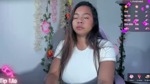 Snapshot of nathasha_jhonsom_ chatting on 07/19/26, 09:07 Naty online show from 07/19/26, 09:07
