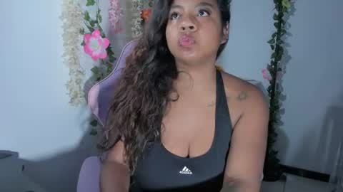 Snapshot of nathasha_jhonsom_ chatting on 07/22/26, 11:24 Naty online show from 07/22/26, 11:24