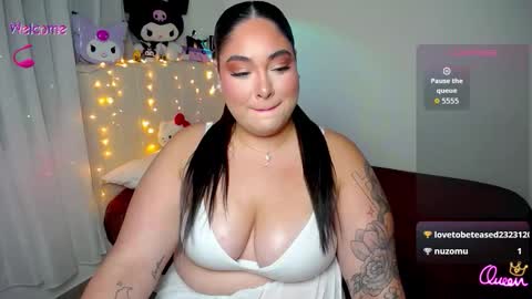 Snapshot of nathasha_lopez_ chatting on 12/14/25, 04:40 Natasha online show from 12/14/25, 04:40