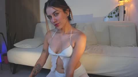 Snapshot of nathy_q chatting on 09/13/25, 12:10 Nathy online show from 09/13/25, 12:10