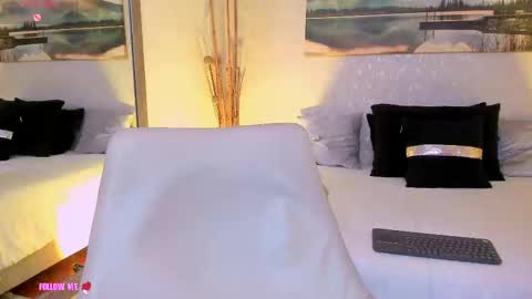 Natalia online show from 09/18/25, 07:38