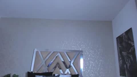 Snapshot of natt_collins chatting on 12/16/25, 12:04 Natalia online show from 12/16/25, 12:04