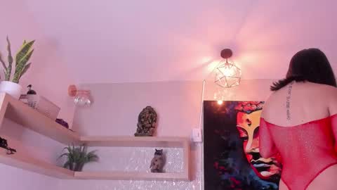 Snapshot of natt_collins chatting on 12/19/25, 02:29 Natalia online show from 12/19/25, 02:29