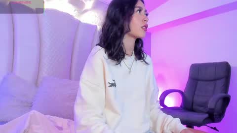 Snapshot of natt_collins chatting on 05/10/26, 03:33 Natalia online show from 05/10/26, 03:33