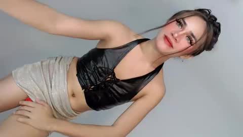 Snapshot of nattayah chatting on 05/09/26, 02:11 Nathalie smith online show from 05/09/26, 02:11