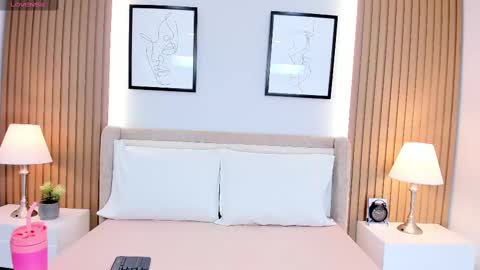 Snapshot of natural_bigboobs chatting on 09/26/25, 01:04 Jazmin Bigboobs online show from 09/26/25, 01:04