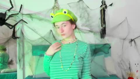 Meri online show from 10/26/25, 06:19