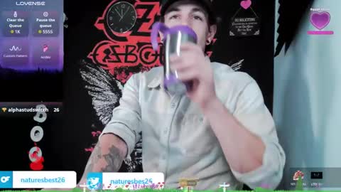 Snapshot of naturesbest951 chatting on 10/28/25, 03:54 NATURESBEST online show from 10/28/25, 03:54