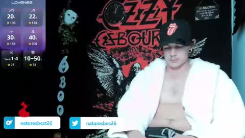 Snapshot of naturesbest951 chatting on 10/30/25, 04:03 NATURESBEST online show from 10/30/25, 04:03