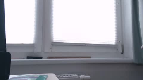 Snapshot of naturista25 chatting on 10/12/25, 08:24 naturista25 online show from 10/12/25, 08:24