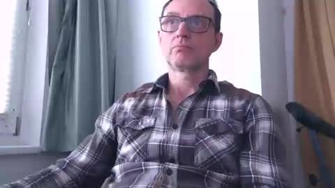 Snapshot of naturista25 chatting on 10/15/25, 02:17 naturista25 online show from 10/15/25, 02:17