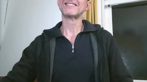 Snapshot of naturista25 chatting on 10/19/25, 05:35 naturista25 online show from 10/19/25, 05:35