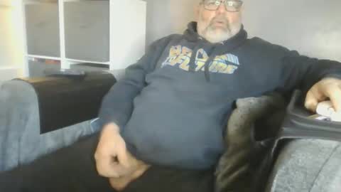 Snapshot of naturistmale45 chatting on 11/24/25, 08:47 naturistmale45 online show from 11/24/25, 08:47