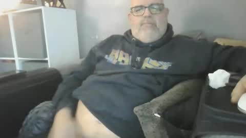 Snapshot of naturistmale45 chatting on 12/16/25, 01:49 naturistmale45 online show from 12/16/25, 01:49