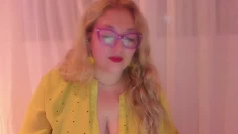 Snapshot of naty__mature_ chatting on 09/21/25, 01:40 Nataly online show from 09/21/25, 01:40