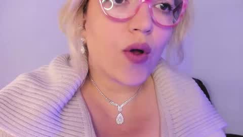 Snapshot of naty__mature_ chatting on 10/30/25, 08:38 Nataly online show from 10/30/25, 08:38