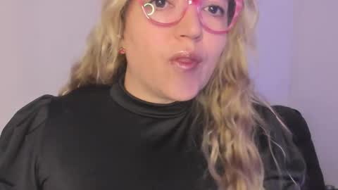 Snapshot of naty__mature_ chatting on 11/22/25, 07:02 Nataly online show from 11/22/25, 07:02