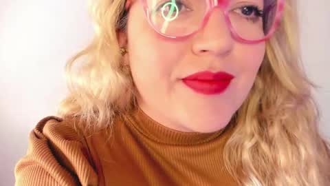 Snapshot of naty__mature_ chatting on 12/05/25, 12:47 Nataly online show from 12/05/25, 12:47