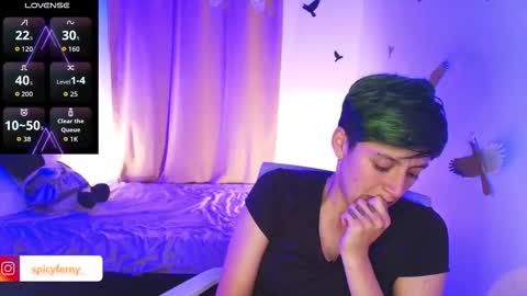 Snapshot of naty_lux19 chatting on 10/22/25, 08:36 Fernanda online show from 10/22/25, 08:36