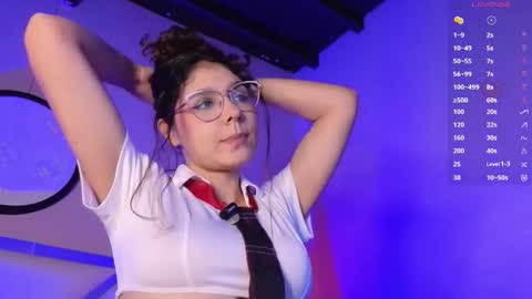 Naty Saenz online show from 09/18/25, 10:06