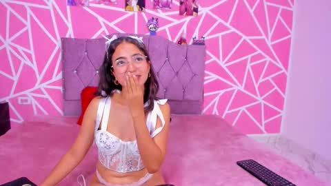 Natalia online show from 12/16/25, 12:37