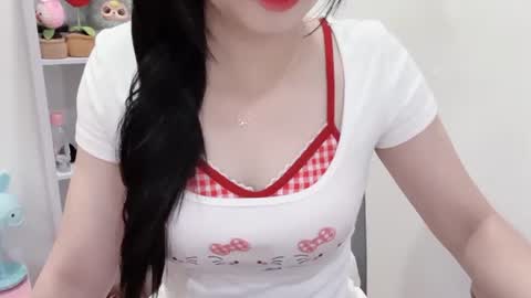 Kiki online show from 06/19/26, 02:16