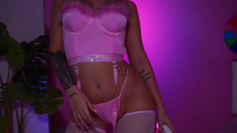 Naty online show from 02/13/25, 10:54