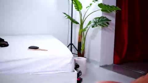 Naty online show from 10/18/25, 09:43