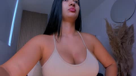 Naty Ferrer online show from 10/12/25, 11:20