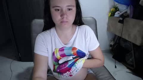 Snapshot of natyscoth chatting on 11/21/25, 11:20 online show from 11/21/25, 11:20